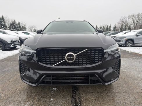 Used 2023 Volvo XC60 B5 Plus w/ Climate Package image 2