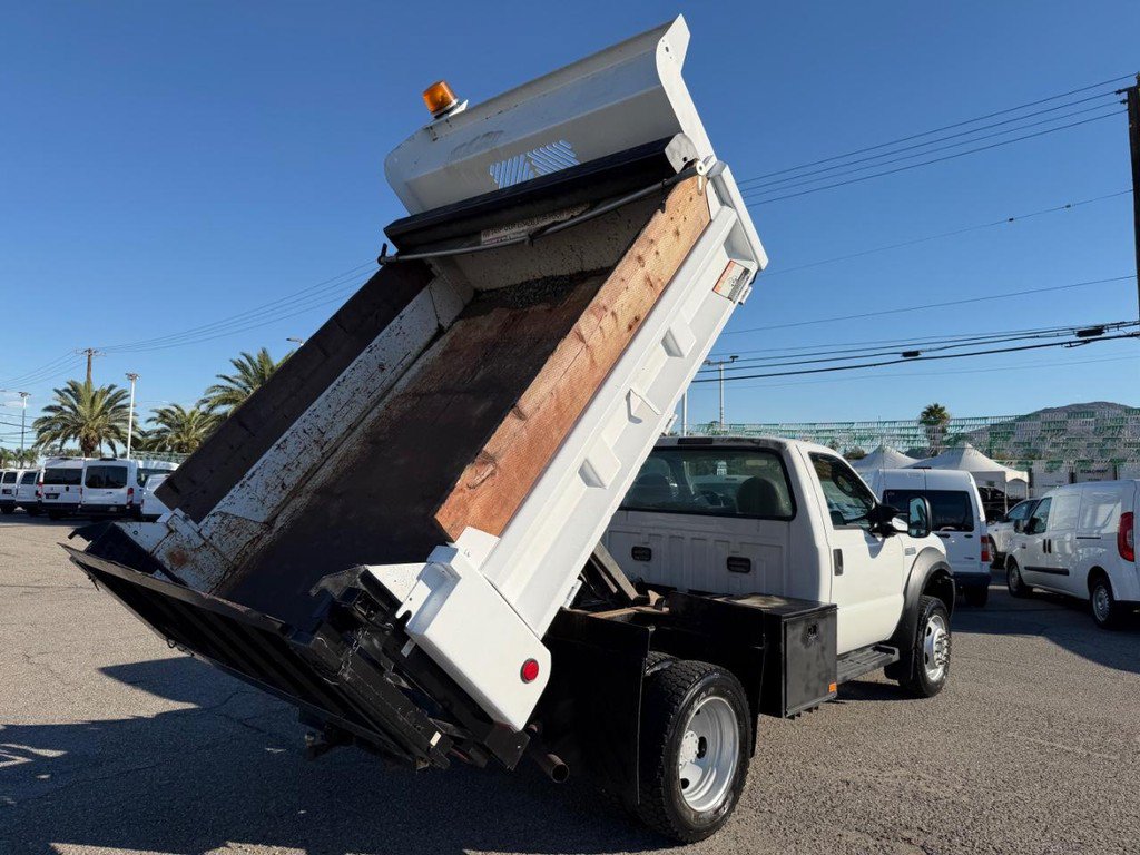 Used 2006 Ford F550 2WD Regular Cab Super Duty image 16