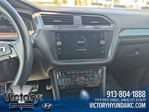 Used 2021 Volkswagen Tiguan SEL Premium R-Line w/ 3rd Row Seat Package AWD/4WD image 17