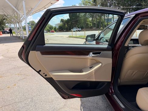 Used 2016 Hyundai Genesis 3.8 RWD image 12