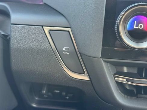 Used 2024 Lexus GX 550 AWD/4WD image 32