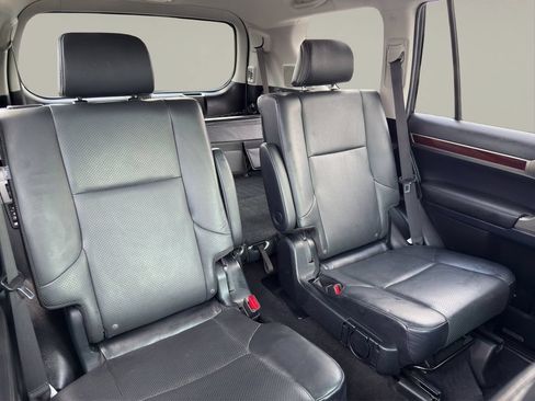 Used 2017 Lexus GX 460 Luxury w/ Sport Design Package AWD/4WD image 21