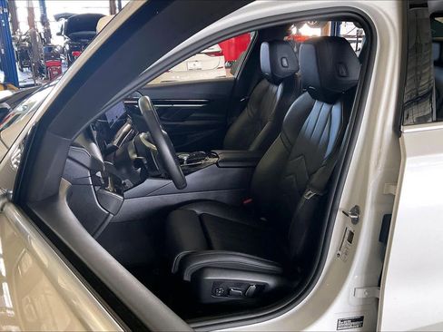 Certified 2024 BMW 530i image 7