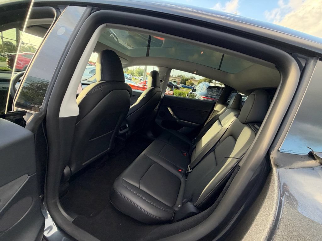 Used 2025 Tesla Model Y Long Range RWD image 11