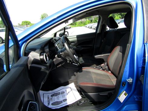 Used 2020 Nissan Versa SR w/ Convenience Package image 14