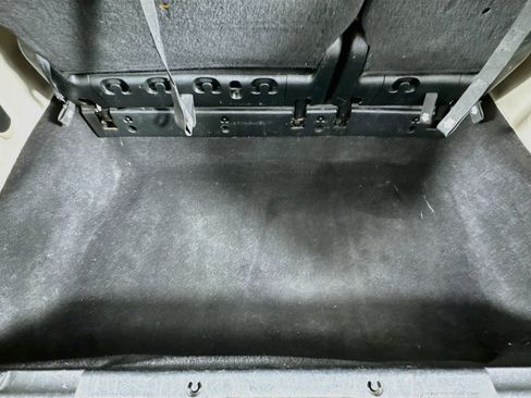 Used 2018 Dodge Grand Caravan SE w/ UConnect Hands-Free Group FWD image 32