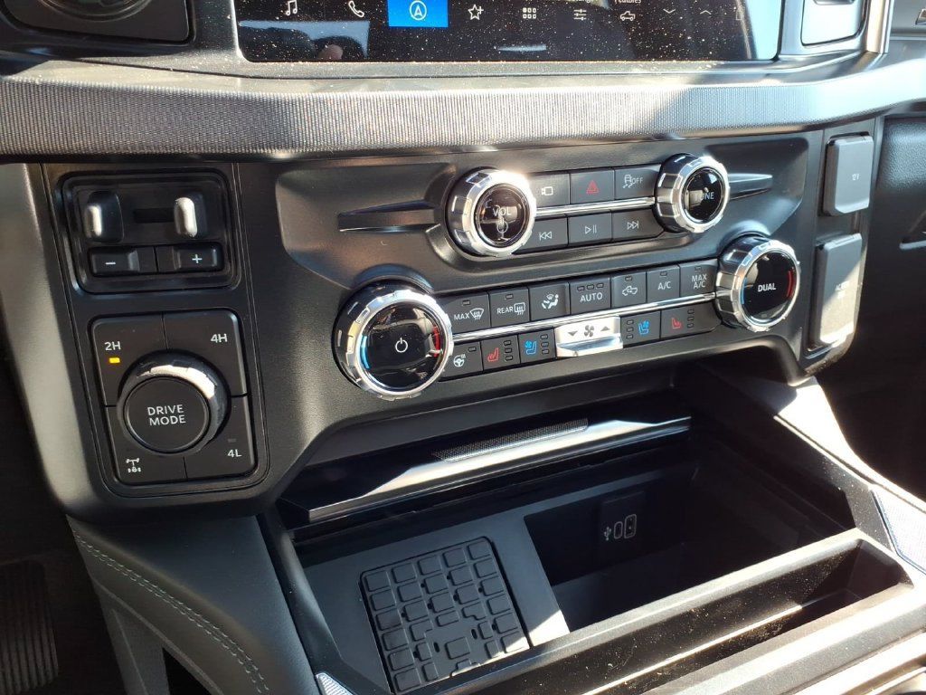 New 2026 Ford F250 Platinum w/ FX4 Off-Road Package AWD/4WD image 23