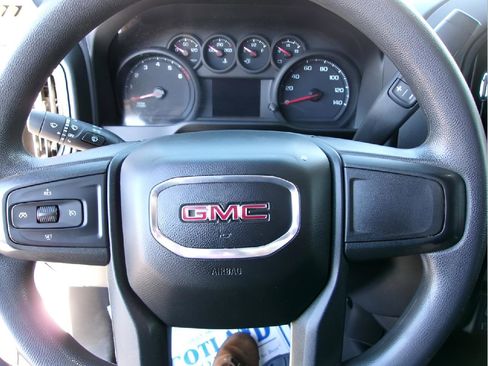 Used 2022 GMC Sierra 3500 Pro w/ Convenience Package image 13