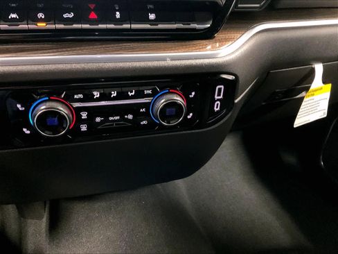 Used 2024 Chevrolet Silverado 1500 LT AWD/4WD image 26