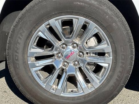 Used 2025 GMC Yukon Denali image 26