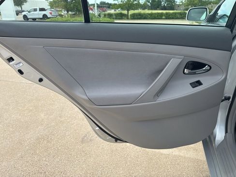 Used 2007 Toyota Camry LE FWD image 18