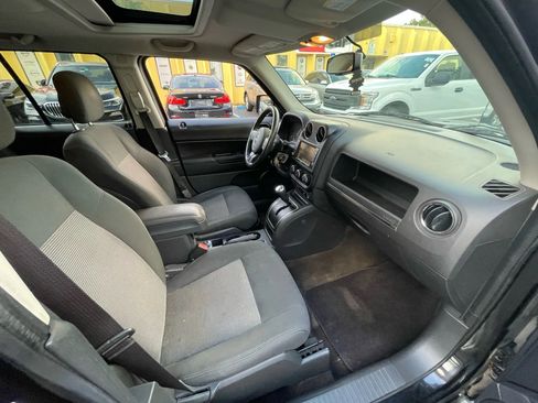 Used 2013 Jeep Patriot Latitude w/ Sun/Sound Group image 27
