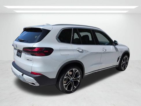 New 2026 BMW X5 xDrive40i w/ Climate Comfort Package AWD/4WD image 4