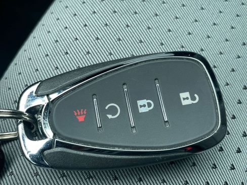 Used 2025 Chevrolet Trax LT w/ LT Convenience Package image 22