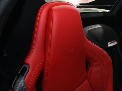 Used 2022 Chevrolet Corvette Stingray Convertible w/ Z51 Performance Package RWD image 10