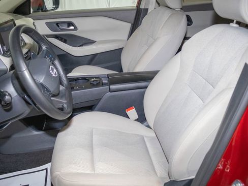 Used 2025 Nissan Rogue SV AWD/4WD image 10
