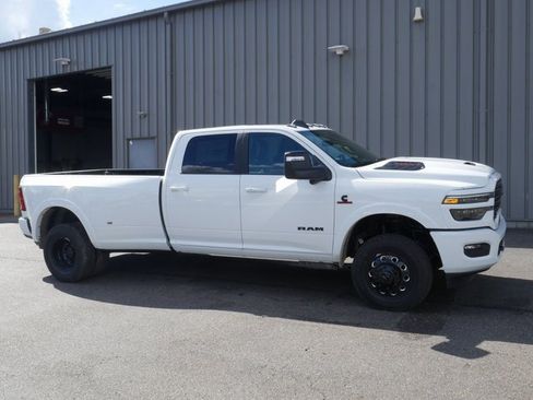 New 2026 RAM 3500 Limited image 9