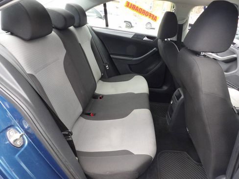 Used 2017 Volkswagen Jetta S image 9