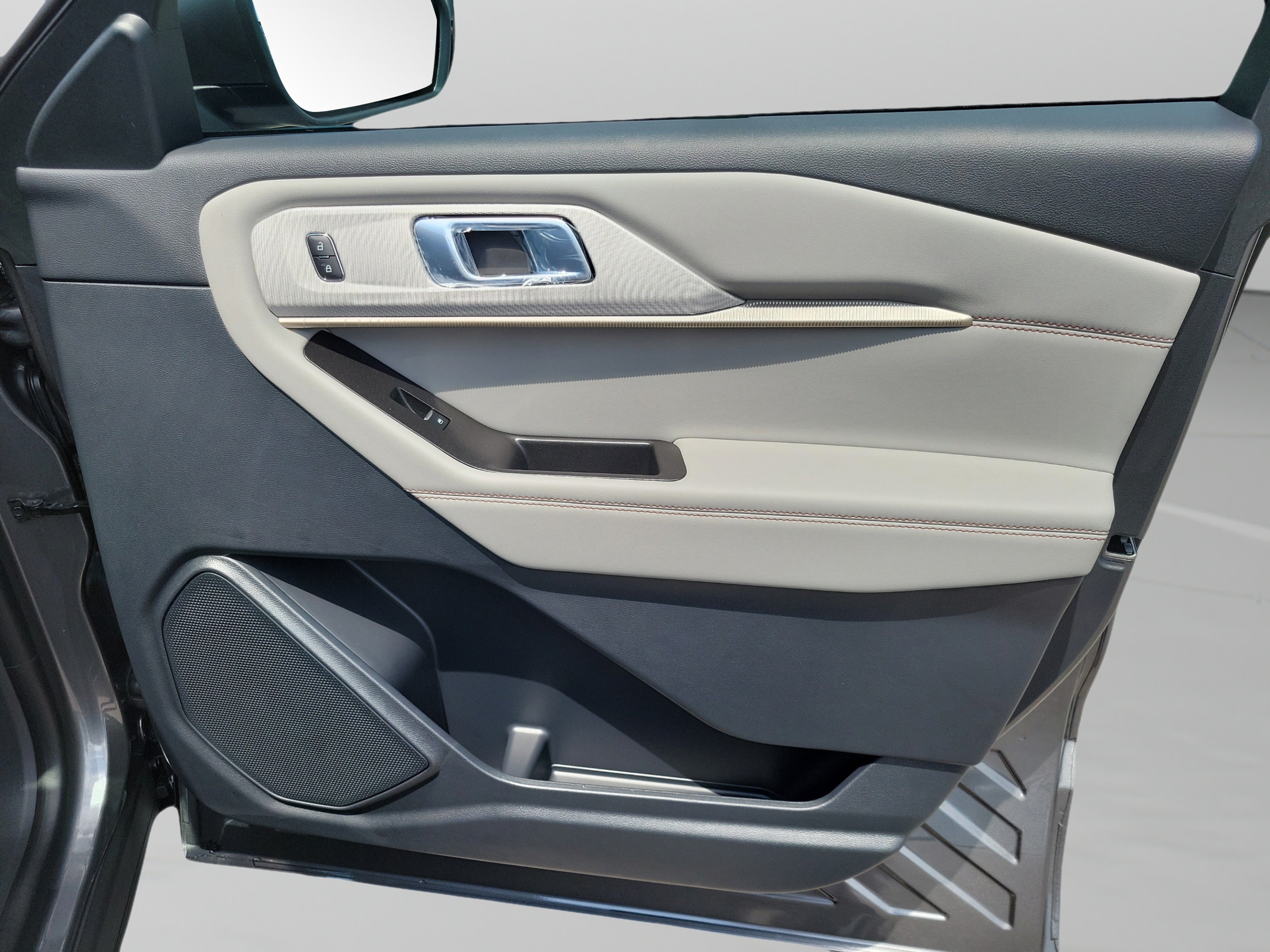 New 2026 Ford Explorer Active w/ Active Comfort Package RWD image 7