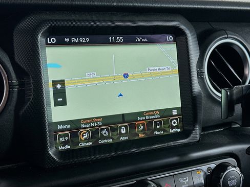Used 2022 Jeep Wrangler Unlimited Sahara w/ Cold Weather Group AWD/4WD image 22