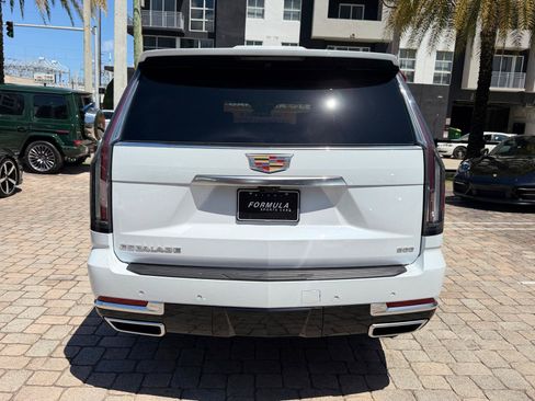 Used 2026 Cadillac Escalade Luxury w/ Touring Package AWD/4WD image 12