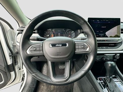 Used 2022 Jeep Compass Latitude AWD/4WD image 12