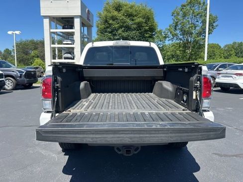 Used 2021 Toyota Tacoma TRD Sport RWD image 10