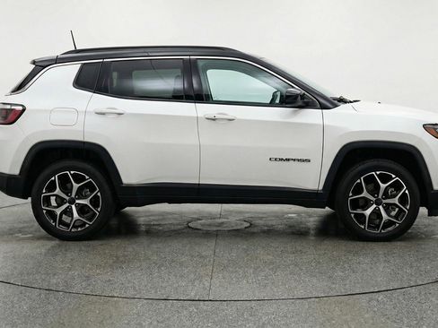 Used 2025 Jeep Compass Limited AWD/4WD image 11