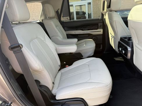 Used 2018 Ford Expedition Platinum AWD/4WD image 21