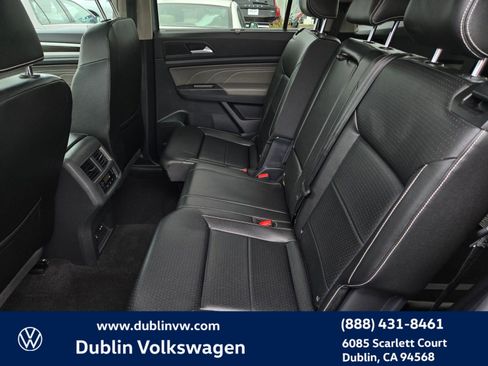 Used 2023 Volkswagen Atlas SE w/ Panoramic Sunroof Package FWD image 12