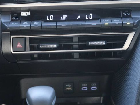Used 2026 Toyota Camry SE FWD image 21