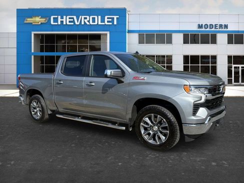 Used 2025 Chevrolet Silverado 1500 LT w/ Z71 Off-Road Package AWD/4WD image 6