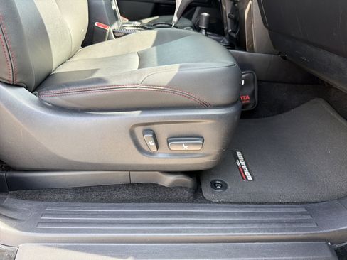 Certified 2024 Toyota 4Runner TRD Off-Road Premium image 26