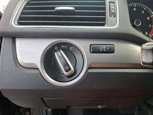 Used 2014 Volkswagen Passat 1.8T SE image 23