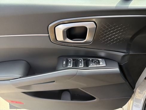 Used 2025 Kia Sorento EX w/ Panoramic Sunroof Package FWD image 20