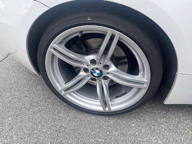 Used 2016 BMW Z4 sDrive35is RWD image 9