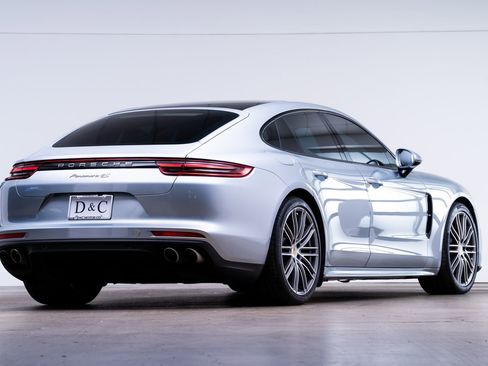 Used 2018 Porsche Panamera 4S AWD/4WD image 7