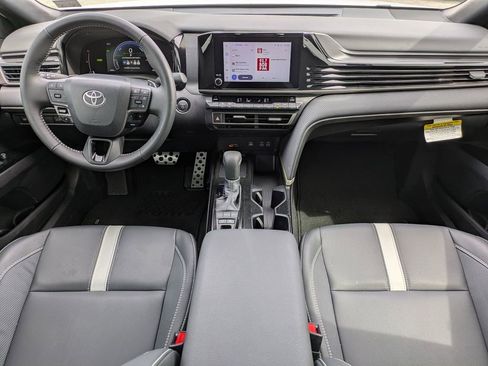 Used 2026 Toyota Camry SE FWD image 15