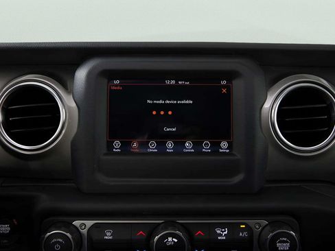 Used 2021 Jeep Wrangler Unlimited Sahara AWD/4WD image 18