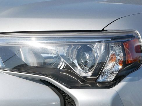 Used 2024 Toyota 4Runner SR5 Premium image 5