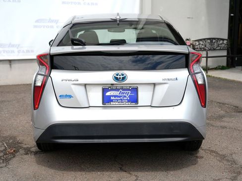 Used 2017 Toyota Prius Four w/ Advanced Technology Package FWD image 6