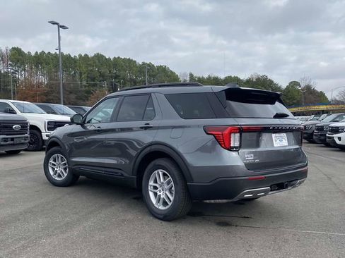New 2026 Ford Explorer Active w/ Active Comfort Package image 5