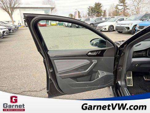 Used 2025 Volkswagen Jetta GLI Autobahn image 11