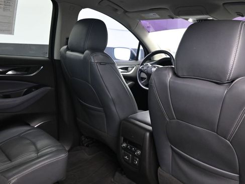 Used 2018 Buick Enclave Essence image 15