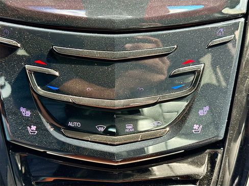 Used 2019 Cadillac Escalade Luxury image 17