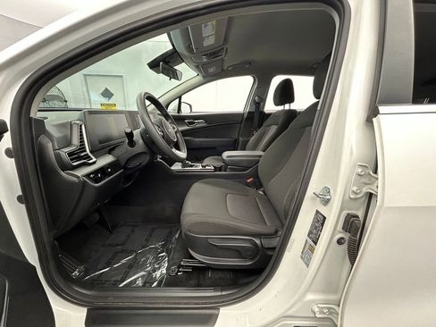 Used 2024 Kia Sportage LX FWD image 12