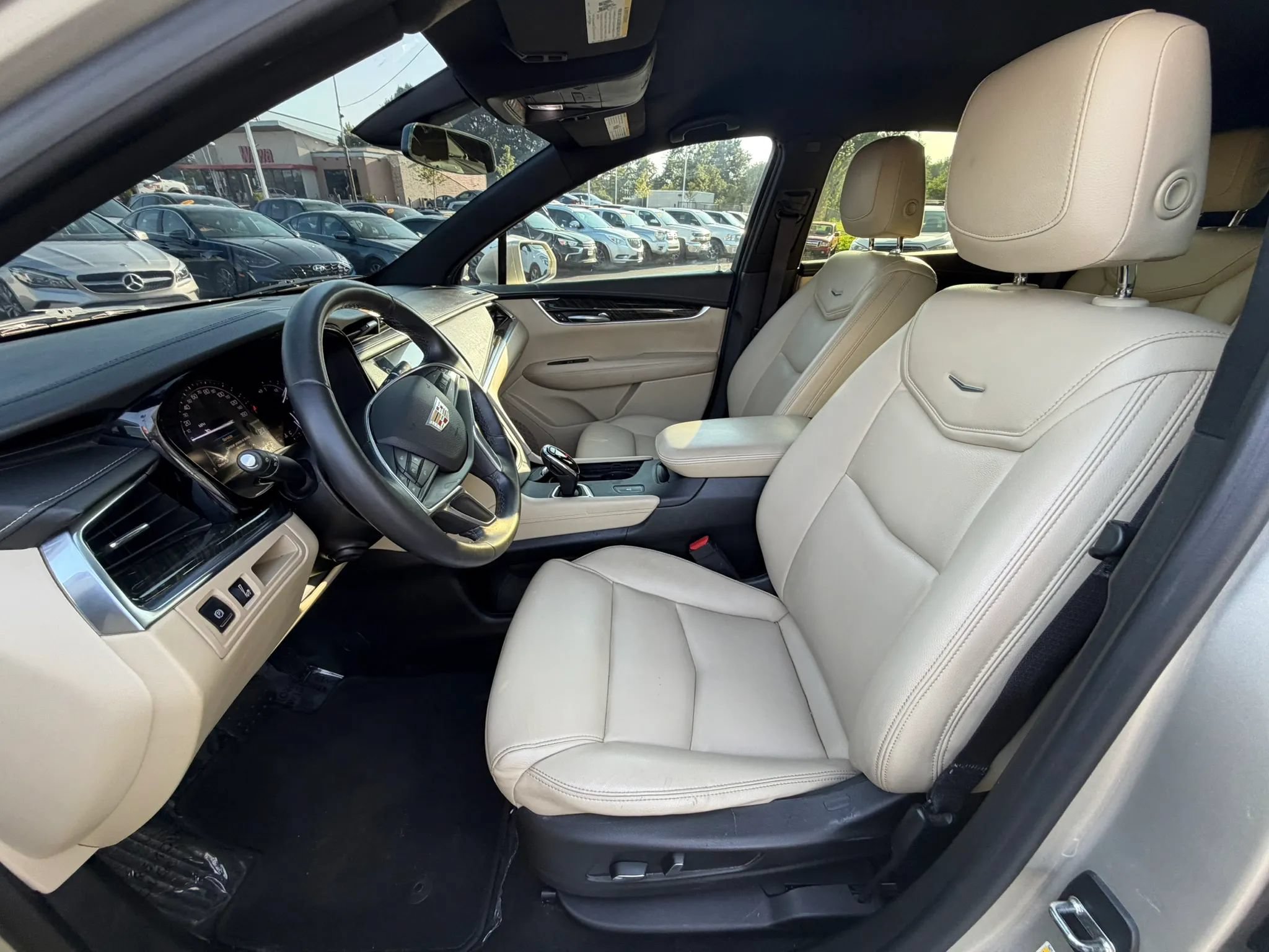 Used 2017 Cadillac XT5 FWD image 19