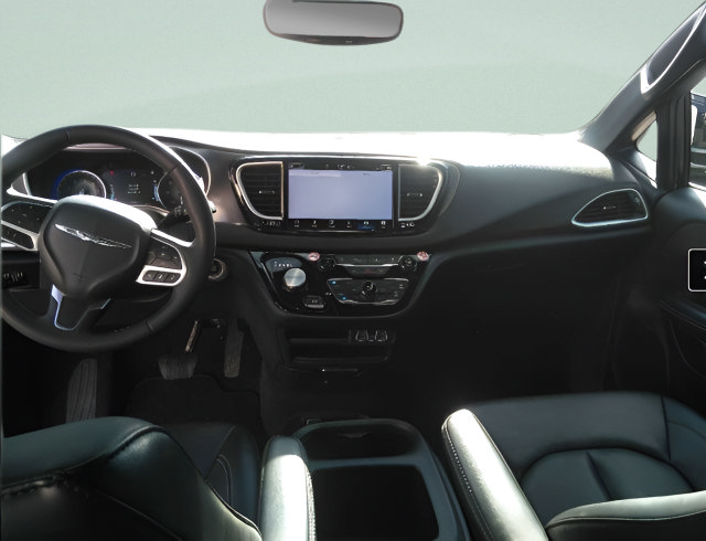 Used 2025 Chrysler Pacifica Select FWD image 8