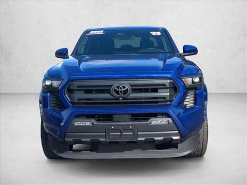 Used 2025 Toyota Tacoma SR5 image 2