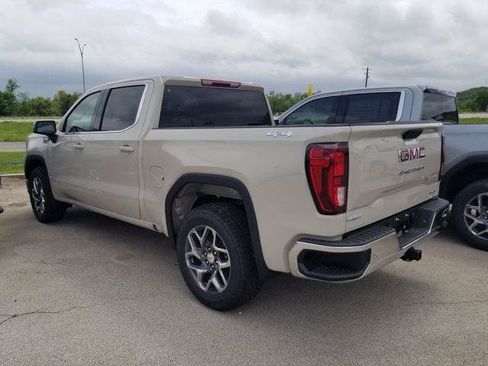 New 2026 GMC Sierra 1500 SLE AWD/4WD image 3